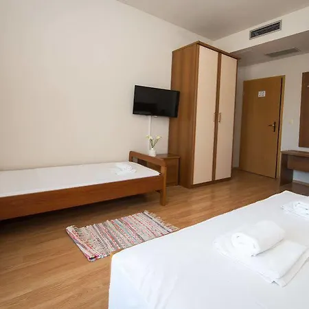 Stafileo Hotell 3*